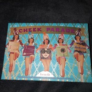 Benefit cheek parade face palette